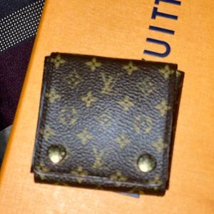 Lv jewelry case